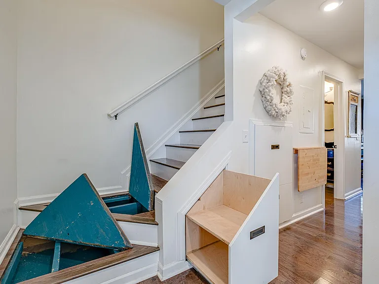 Cottage Pl — Photo 16