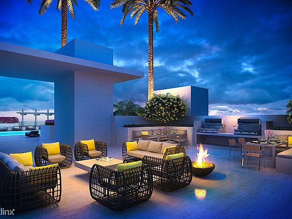 19_104_04_Outdoor_Lounge900x600