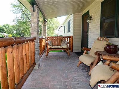 3rd image of 9135 Manderson St