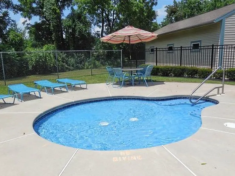 106 Founders Ct — Photo 40
