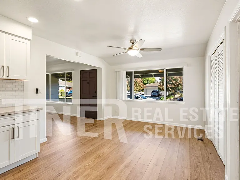 7400 Mooncrest Way — Photo 9