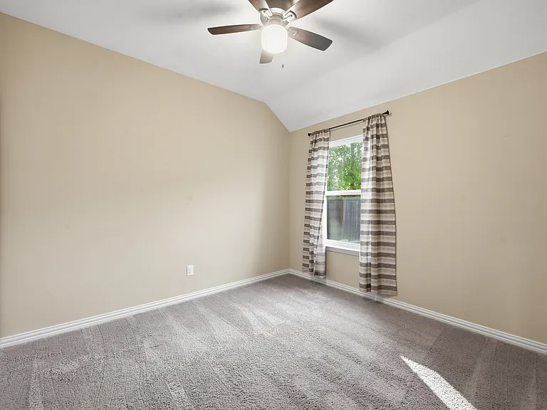405 Windward Dr — Photo 26