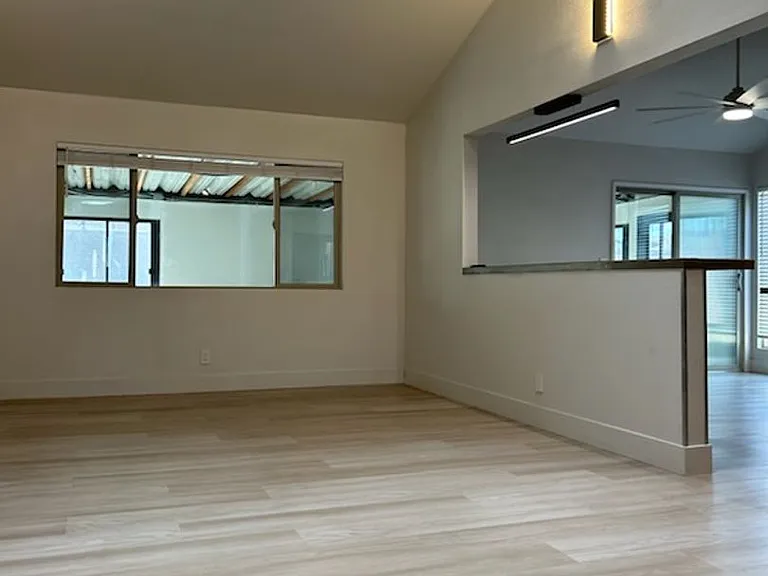 329 Dawn Ct — Photo 3