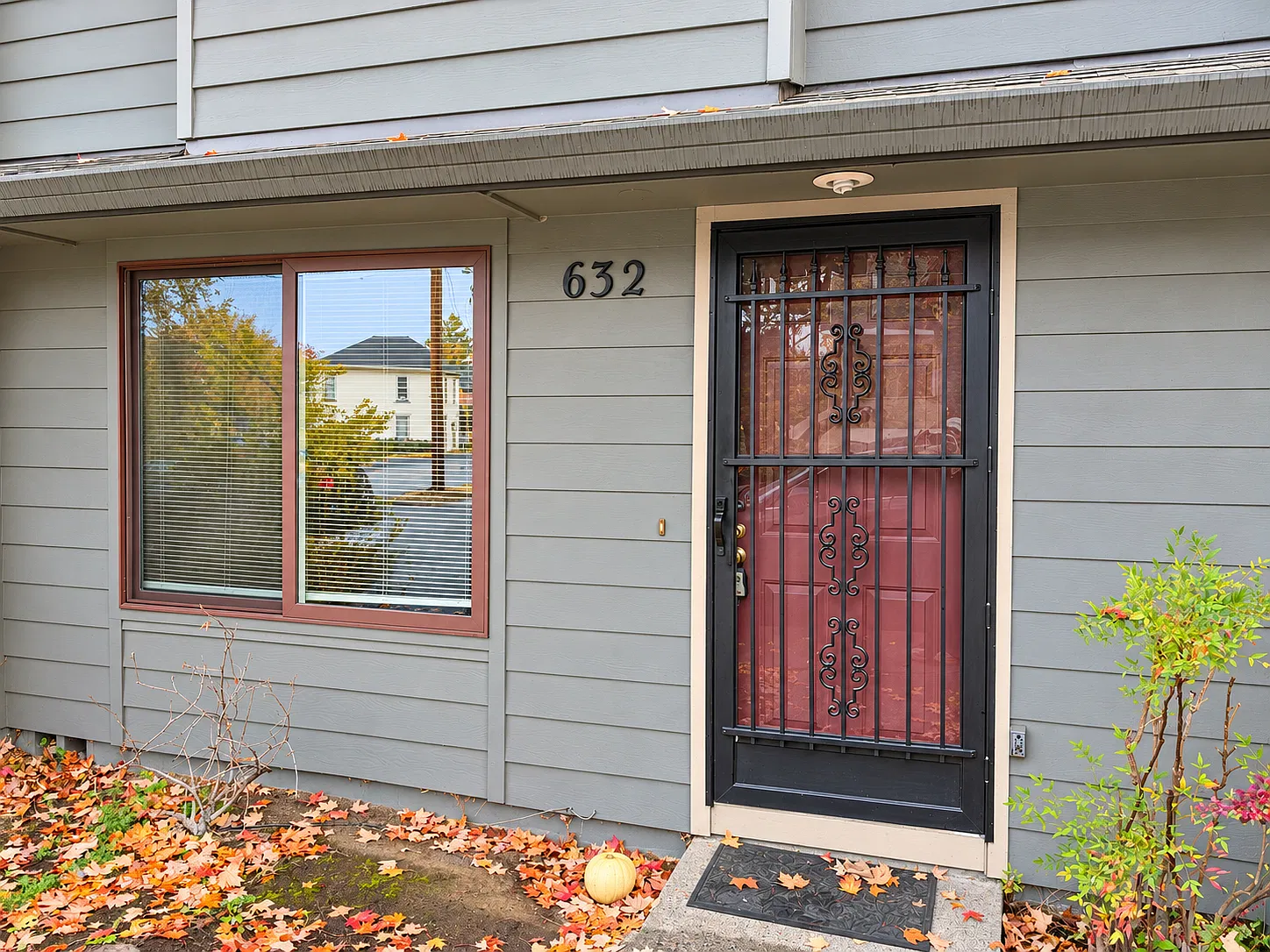 2 bed, 1.5 bath, 1100 sqft, $1,800 — Photo 2