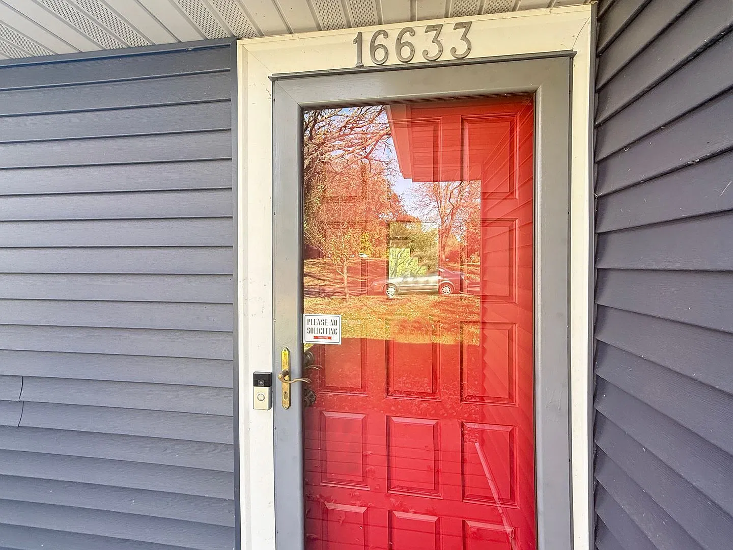 7 bed, 3.0 bath, 3200 sqft, $3,195 — Photo 3