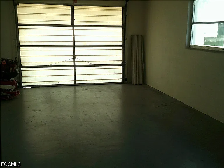 1405 Juddale St E — Photo 11