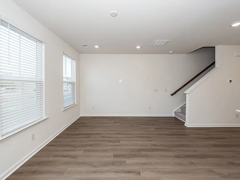 4633 Forest Hills Dr #1303 — Photo 30