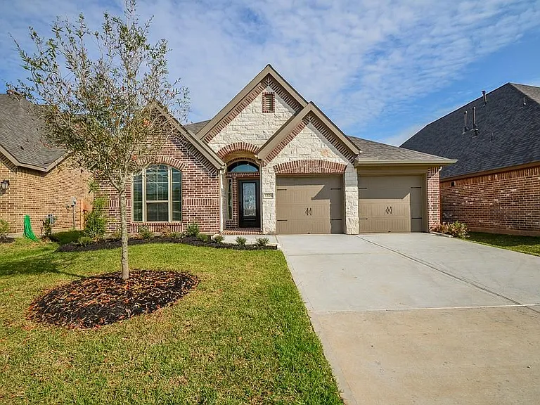 1326 Watercrest Park Ln — Photo 3