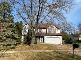 731 Hickory Ln, Carol Stream, IL 60188