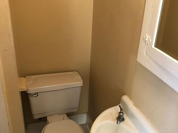 4th image of 435 S College Ave APT A