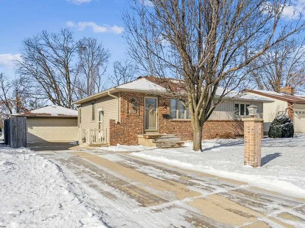 3316 Santa Maria Dr, Waterloo, IA 50702