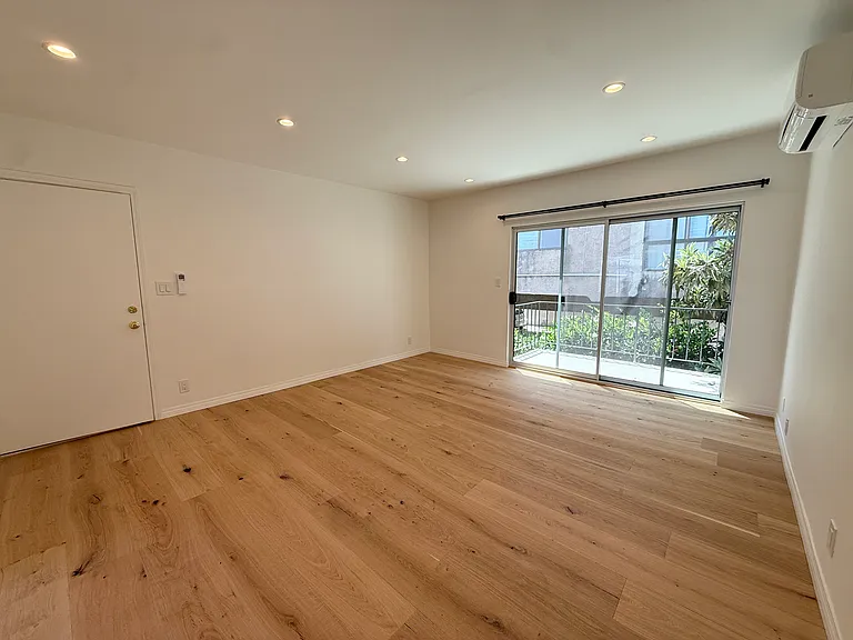 515 Pier Ave #3 — Photo 3