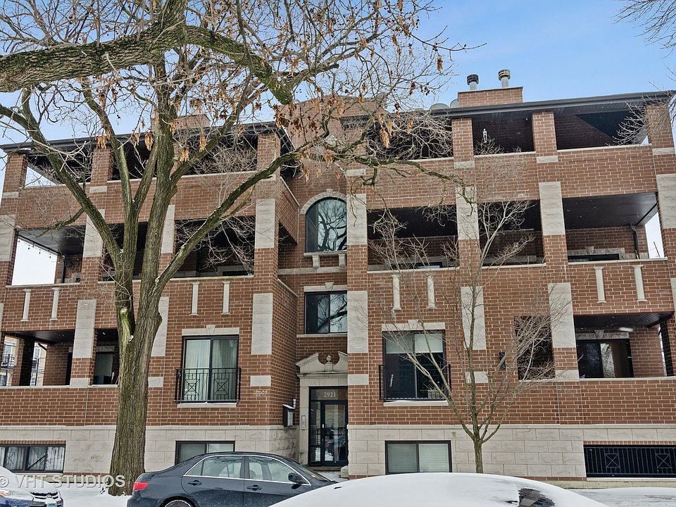 1st image of 2921 W Glenlake Ave APT 4E
