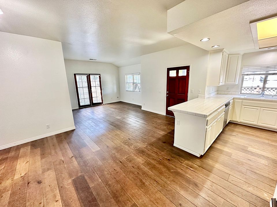 1st image of 5097 W Point Loma Blvd