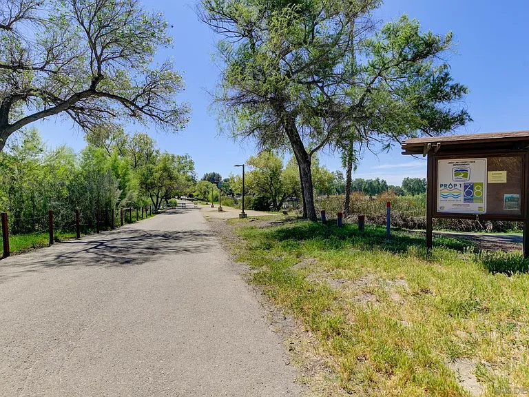 12738 Lakeshore Dr — Photo 13