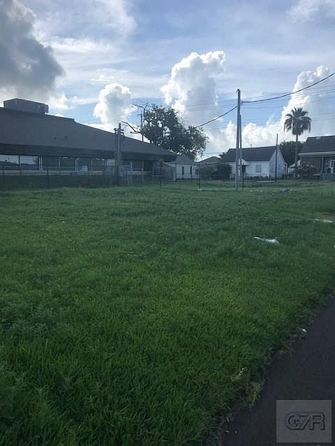 2nd image of 1114 40th St
