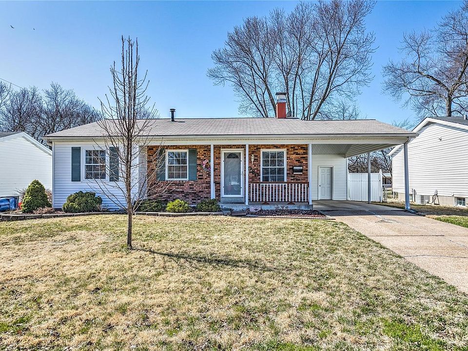 Welcome home at 1080 Thompson Dr. Beautiful ranch with great curb appeal.