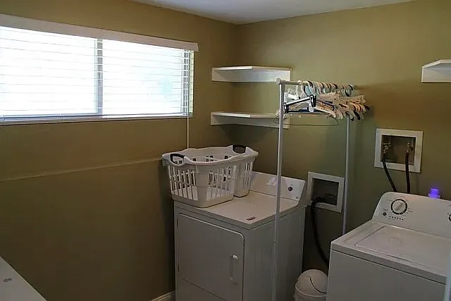 2039 W Camelot Way #1 — Photo 8