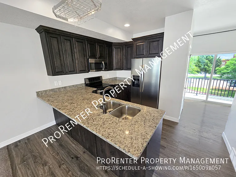 2516 N Knights Ln — Photo 4