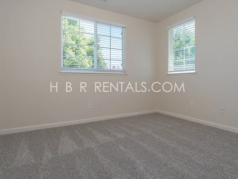 483 Summer Ln — Photo 28