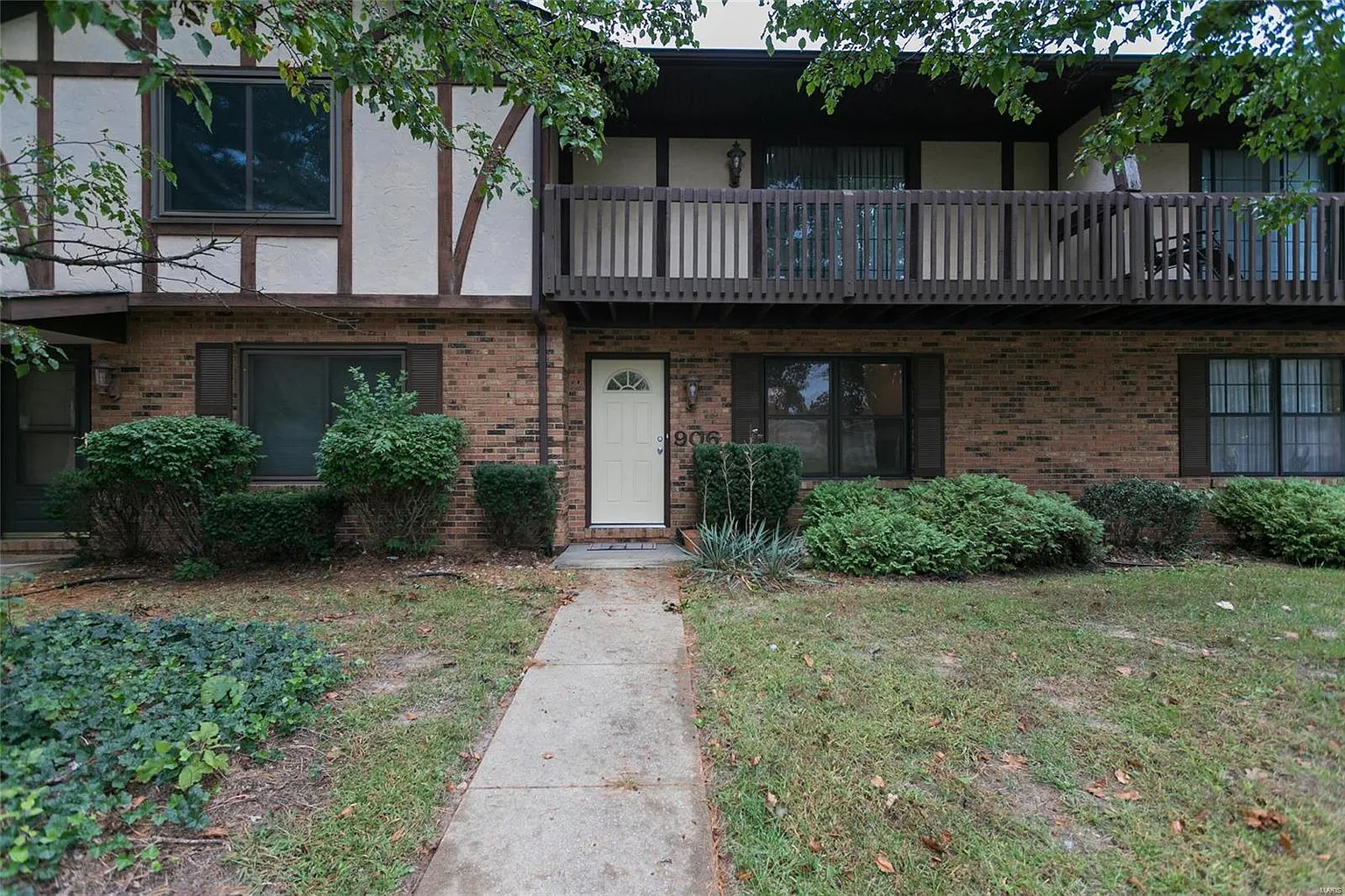906 Maces Grove Rd photo 1