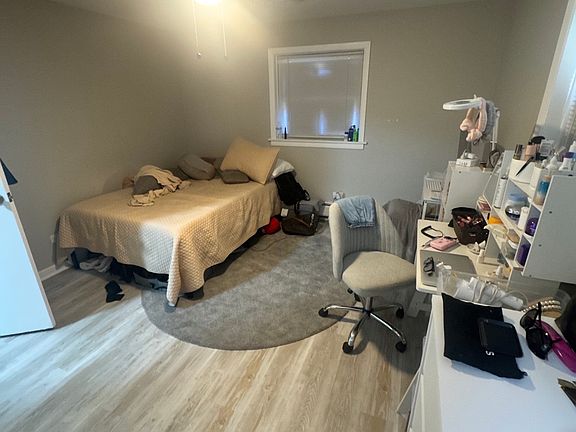 5th image of 1039 David Dr APT 1W