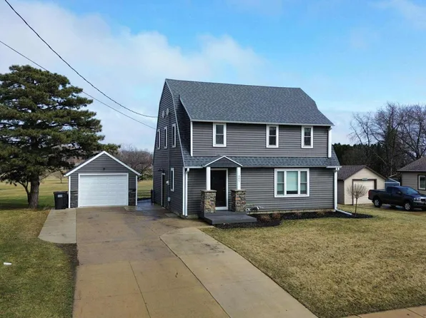 405 Independence Ave S, Clarks Grove, MN 56016