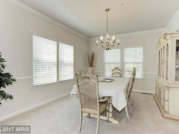 5th image of 2109 Lake Forest Dr