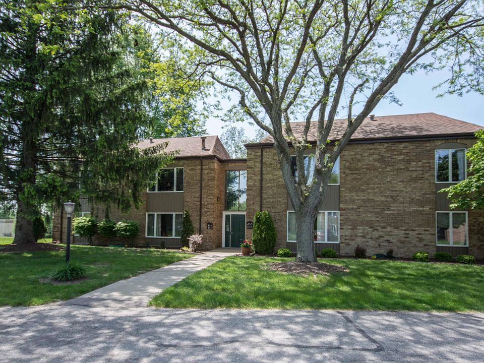 1st image of 455 Barkwood Ct NW #24