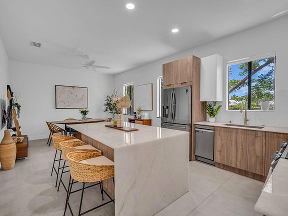 2nd image of 2420 Venetian Way #2420