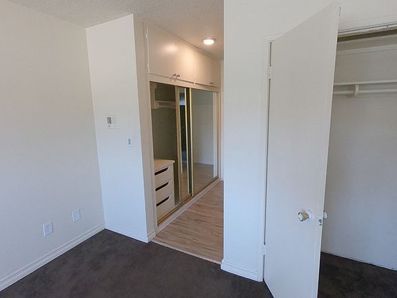 4th image of 7871 Crenshaw Blvd #2