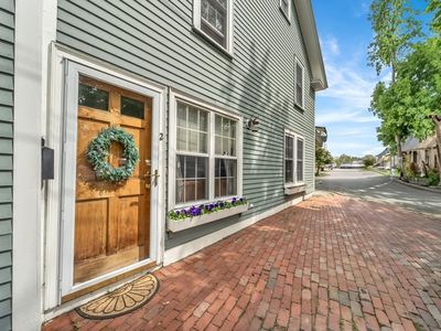 40 Elm St #B, Amesbury, MA, 01913