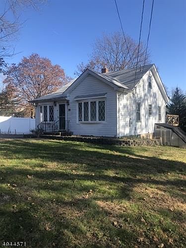 2nd image of 16 Morris Ave