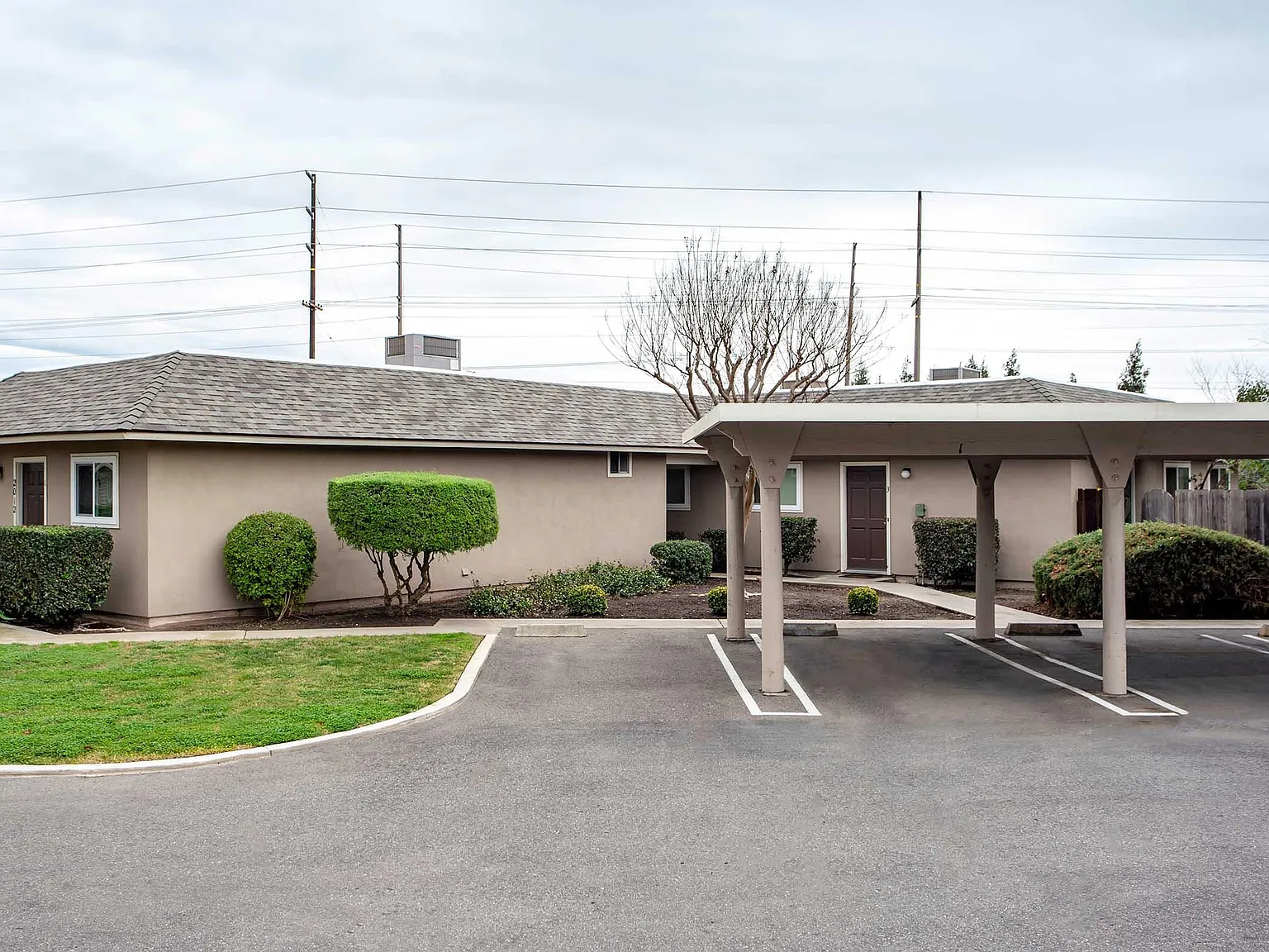 Briggsmore Apartments — Photo 2