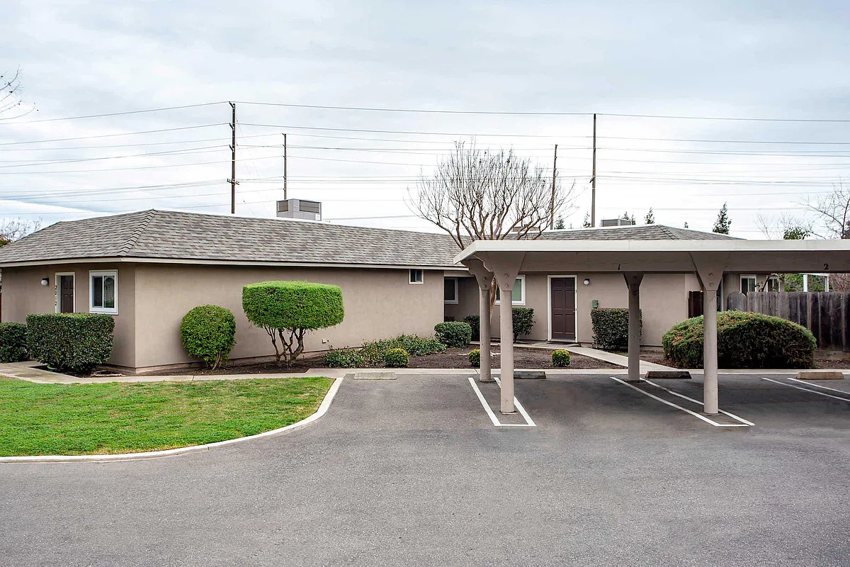 Building Photo - Briggsmore Apartments