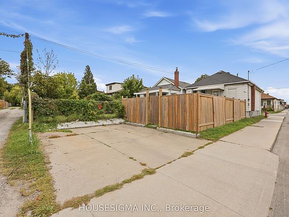 4th image of 198 Weir St N