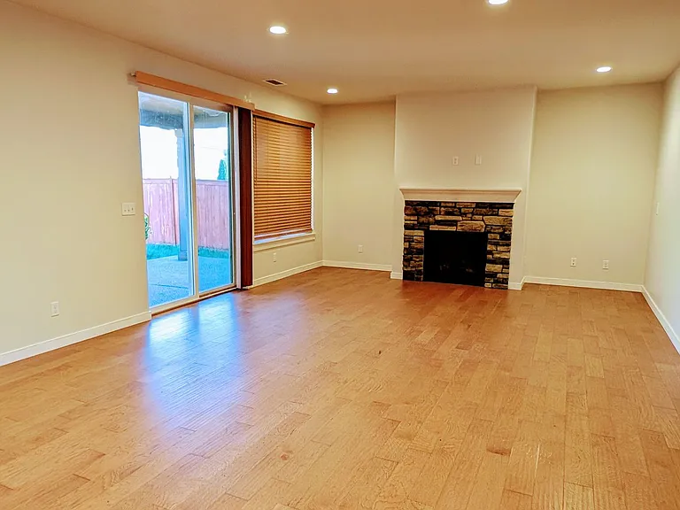 625 Covington Ave — Photo 7