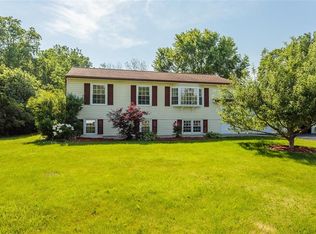 64 Glen Iris Dr, Rochester, NY 14623