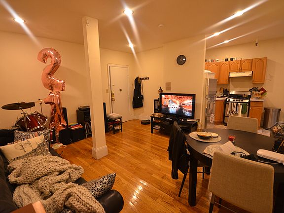 5th image of 407 Marlborough St #24