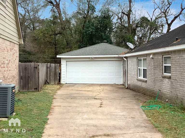 16306 Kleinwood Dr — Photo 3