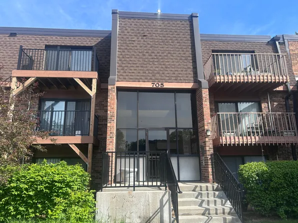 705 Tipperary Ct APT 3A, Schaumburg, IL 60193