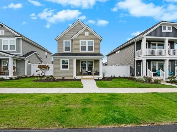 8290 Cooks Corner Dr #5, Byron Center, MI 49315
