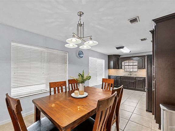 4th image of 603 E Tulipan St