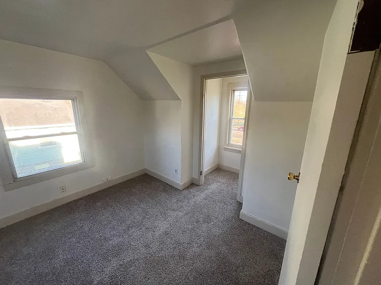 2417 W Jolly Rd — Photo 6