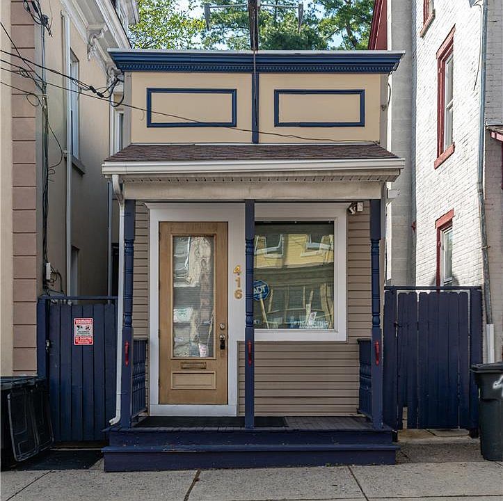 1st image of 416 Wyandotte St
