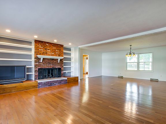5th image of 112 N Virginia Ave