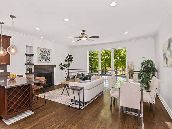 3rd image of 1621 N Mozart St APT 1S