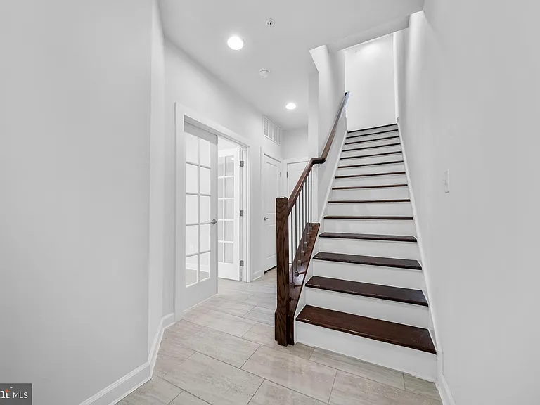 1121 S Lincoln St — Photo 52