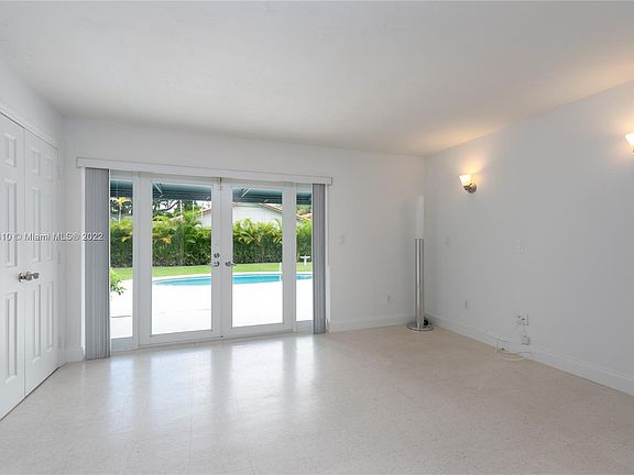 4th Bedroom/Den/Office with Pool View