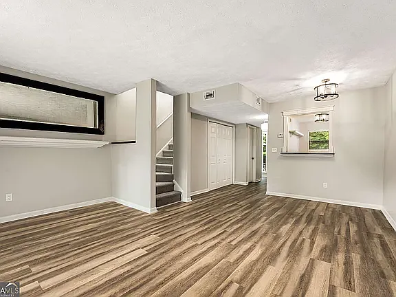6170 Woodland Rd — Photo 4